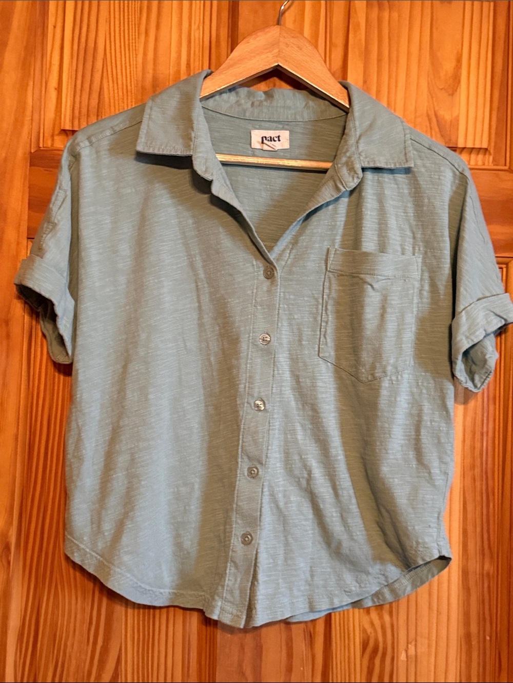 Pact Women’s 100% Organic Cotton Short-Sleeve Button Down Shirt - Sage Green